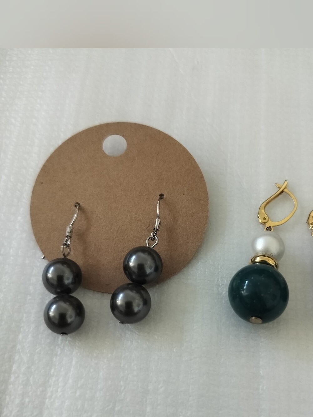 Set Of 2 Dangle Earrings Grey Double Faux Pearl & Deep Emerald Green Leverbacks